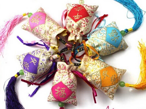 如何隐藏儿童GPS定位防丢器